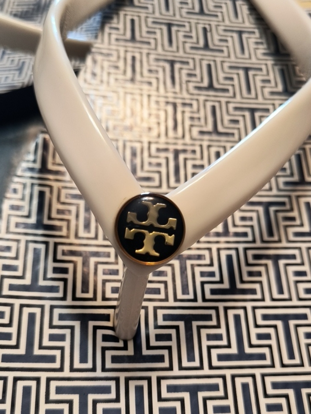 Tory Burch Flip Flip - Picture 2 of 4